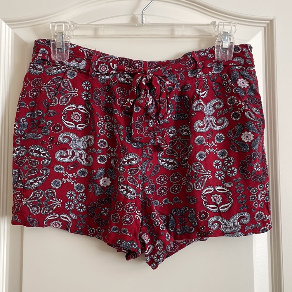 CATO flowy bohemian paisley print shorts w pockets - pull-on with fabric belt